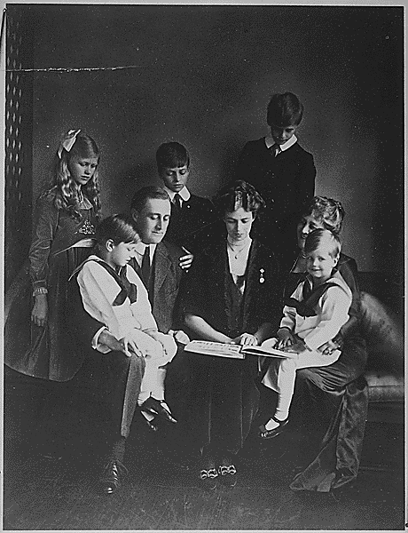 FDR, Eleanor and family in Washington D.C,. June 12, 1919. 